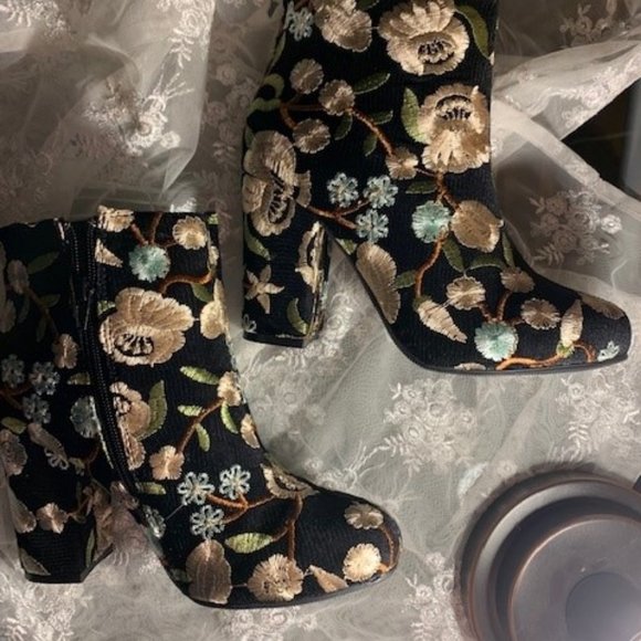 Ardène boots 10 flowery - Picture 3 of 7